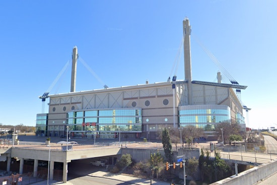 San Antonio's Alamodome Concert Goers Gear Up for Def Leppard and Journey, Parking Solutions in Place