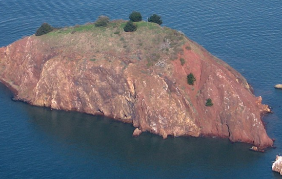 San Francisco Bay's Exclusive Red Rock Island Poised for Private Ownership amid $25 Million Sale