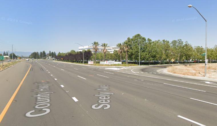 San José Fire Department Contain 3-5 Acre Blaze near Montague Expressway, No Injuries Reported