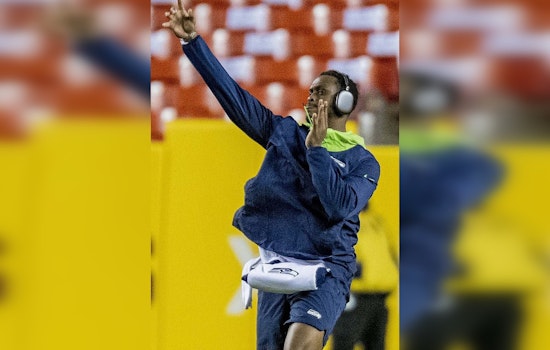 Seahawks' Geno Smith Back in Action After Knee Scare, Team Strengthens Defense with New Linebacker