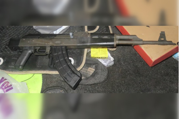 Springfield Police Seize Illegal Firearms, Arrest 19-Year-Old on Multiple Charges After Roosevelt Avenue Disturbance