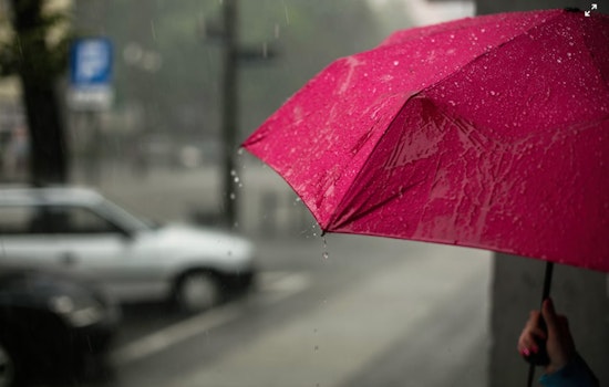Steady Showers to Persist in Honolulu's Windward and Mauka Areas with Occasional Leeward Spillover