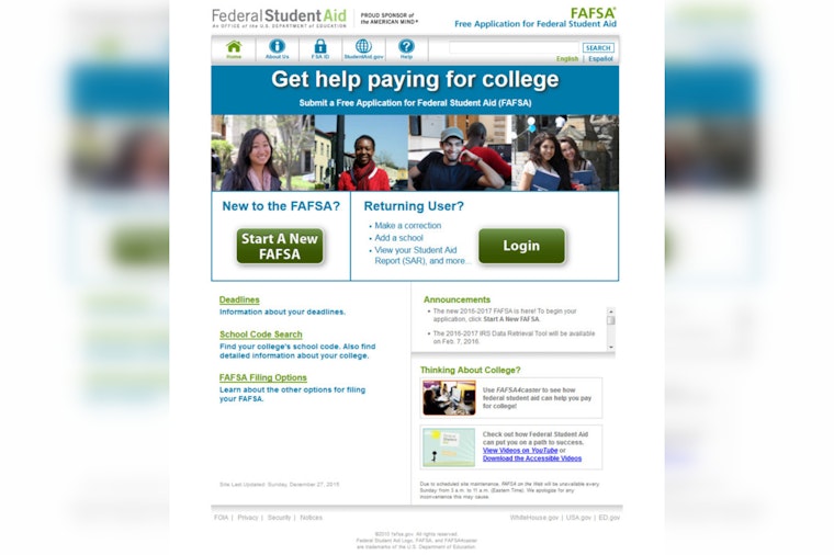 Technical Glitches in FAFSA System Threaten College Prospects for San Antonio Students