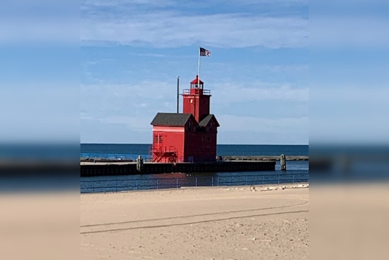 Teen Girl Injured in Late-Night Boat Crash at Holland's South Pier, Authorities Investigating Cause