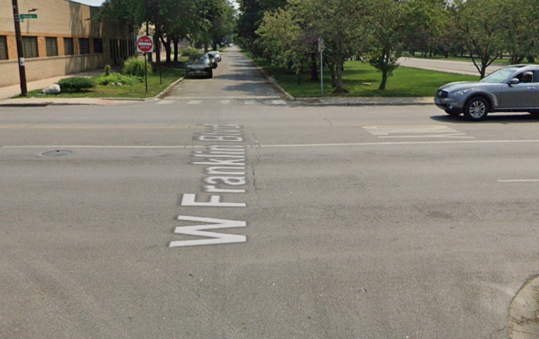 Teenager Fatally Shot in Chicago's Humboldt Park, Assailants at Large