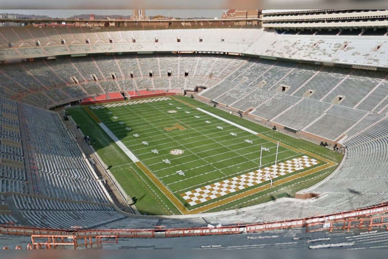 Tennessee's Jeremias Heard Swaps Defense for Offense in Knoxville