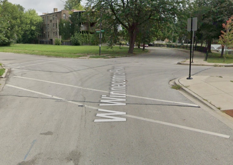 Three Wounded in South Side Chicago Shooting, Assailant at Large, Say Police