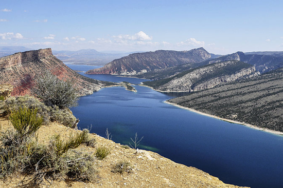 Tragedy at Flaming Gorge: Mother Dead, Adult Daughter Missing After Paddleboarding Accident