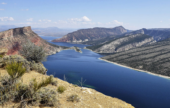 Tragedy at Flaming Gorge: Mother Dead, Adult Daughter Missing After Paddleboarding Accident