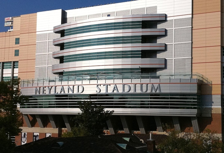 University of Tennessee Teams Up with Knoxville's Pilot for Neyland Stadium Renovation Funding