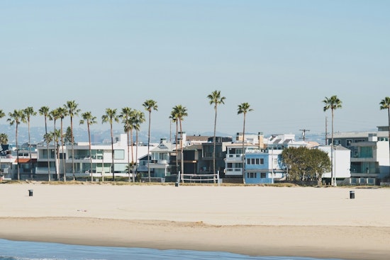 Warm and Sunny Forecast Ahead for Los Angeles with Temperatures in the High Eighties