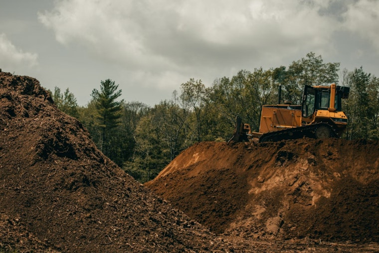 Wayne County Community Contests Arrival of Radioactive Waste from Manhattan Project