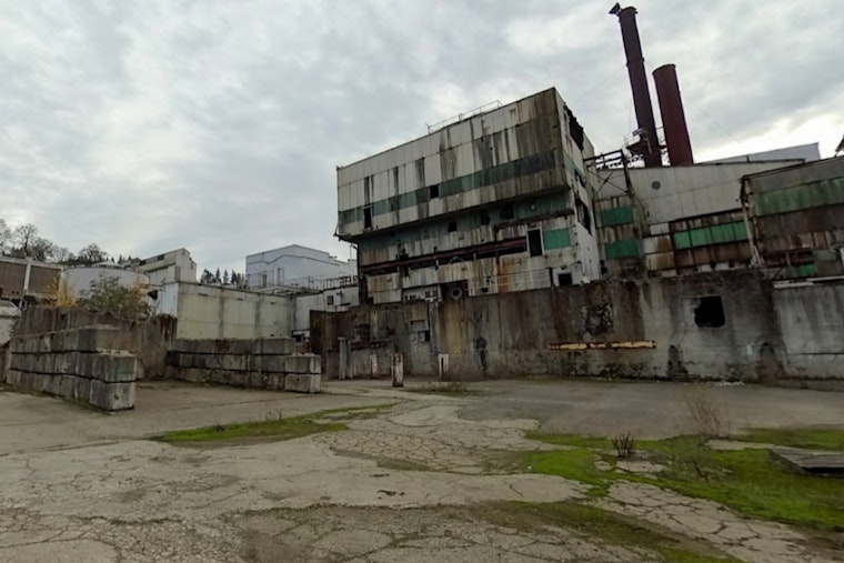 West Linn's Willamette Falls Paper Mill Faces Closure, Announces 158 Layoffs with More Possible