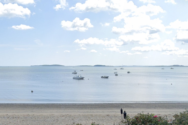 21 Rescued After Boat Grounding in Boston Harbor, Investigation Underway