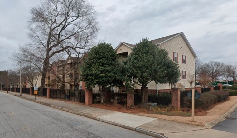22-Year-Old Man Stabbed Near Oglethorpe Ave in Atlanta as Police Search for Suspect