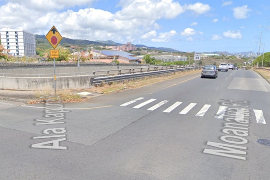 22-Year-Old Woman in Serious Condition After Motorcycle Crash in Moanalua