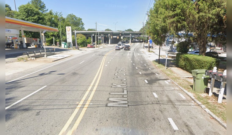 63-Year-Old Man Injured in Late-Night Aggravated Assault in Atlanta, Police Investigation Underway