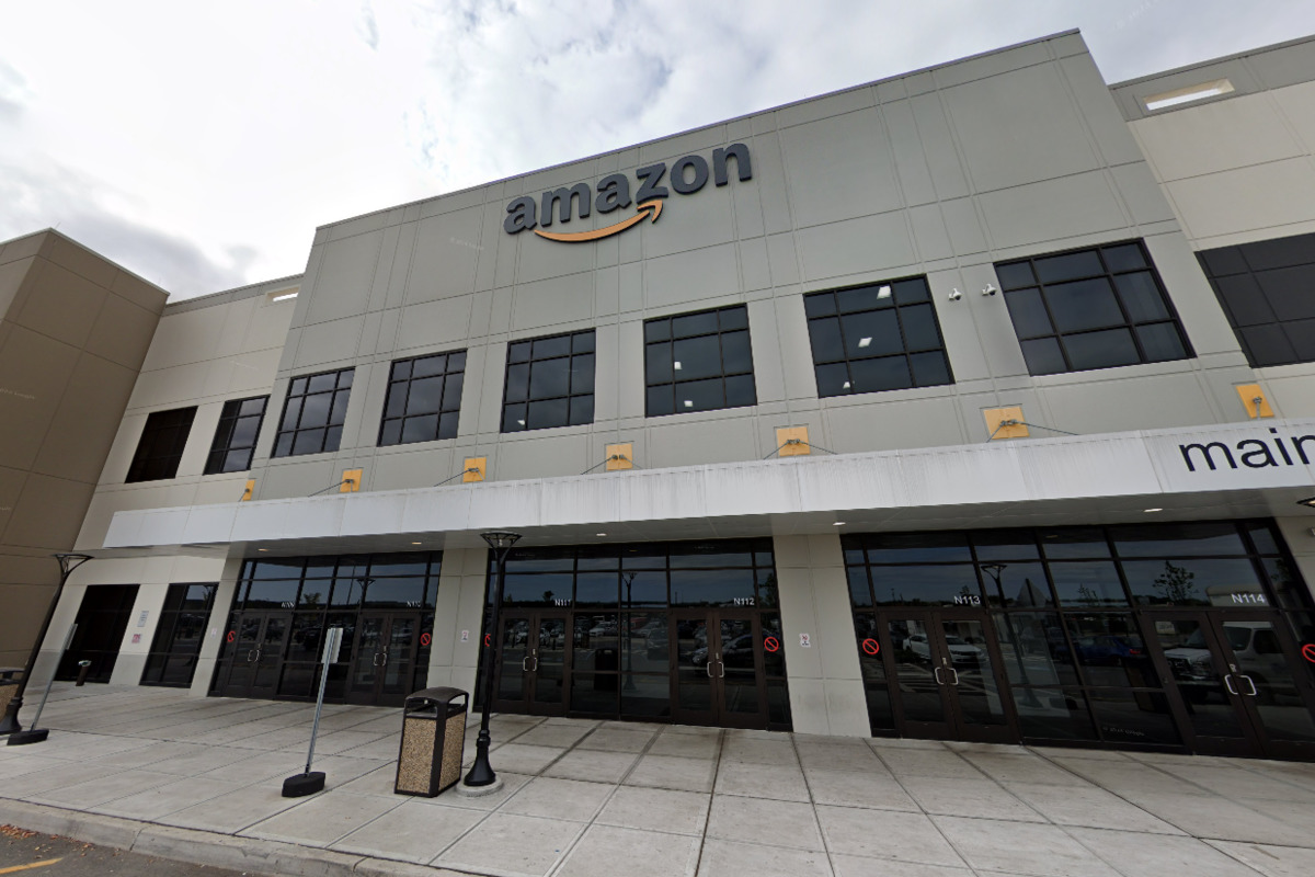 Amazon to Shut Down West Sacramento and Irvine Warehouses, Offers Job