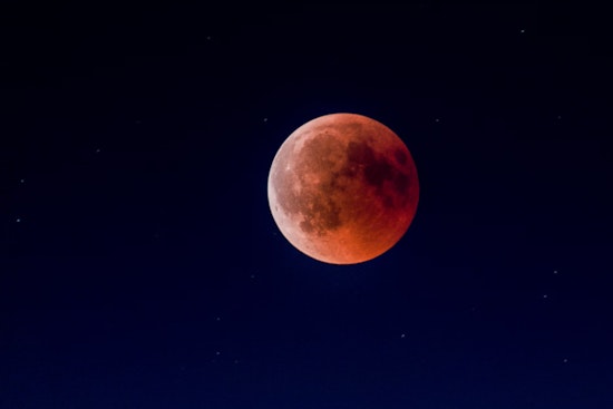 Arizona Sky Gazers Anticipate Stunning Supermoon and Partial Lunar Eclipse Show