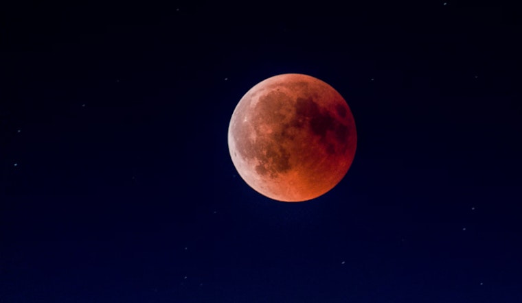 Arizona Sky Gazers Anticipate Stunning Supermoon and Partial Lunar Eclipse Show