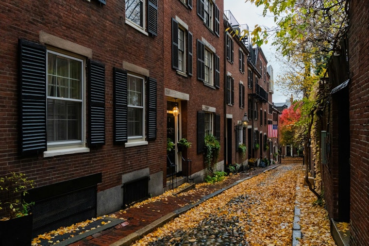 Boston Anticipates Spectacular Fall Foliage Season Amid Favorable Weather Conditions