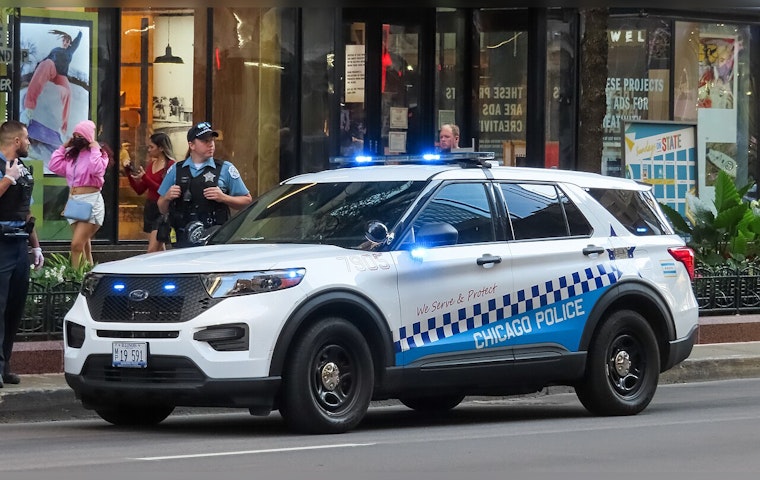 Chicago SWAT Team Ends Standoff in Roseland, Two Hospitalized After Early Morning Shooting