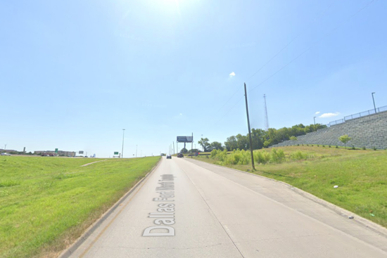 Dallas Police Investigate Fatal Shooting on I-30 Turnpike, Urge Public to Aid Search for Suspect