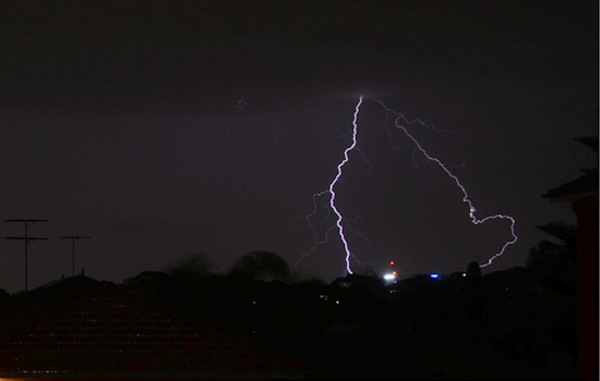 Denver Braces for Severe Thunderstorms with Winds up to 70 MPH, NWS Issues Weather Advisory