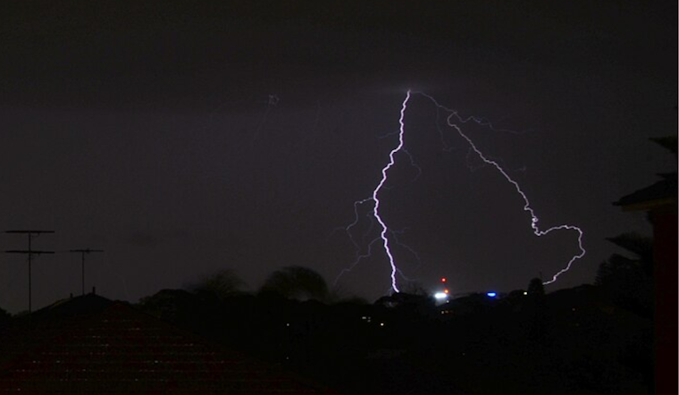 Denver Braces for Severe Thunderstorms with Winds up to 70 MPH, NWS Issues Weather Advisory