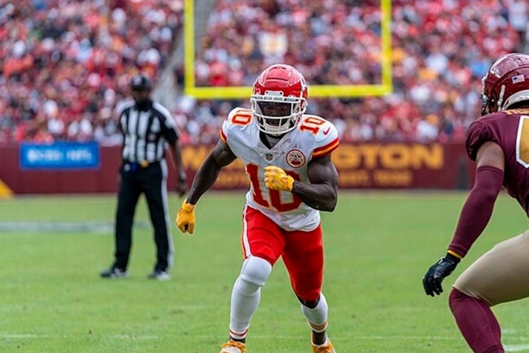 Dolphins Star Tyreek Hill in Tense Police Encounter as Bodycam Footage Reveals Confrontation Before Jaguars Game