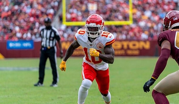 Dolphins Star Tyreek Hill in Tense Police Encounter as Bodycam Footage Reveals Confrontation Before Jaguars Game