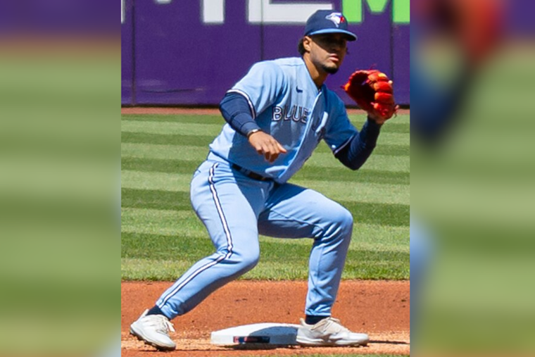 Espinal's Clutch Hit in 11th Seals Reds Victory Over Brewers, Snapping Milwaukee's Winning Streak