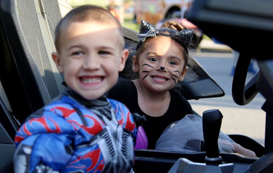 Explore the Ocean's Nighttime Mysteries at Birch Aquarium's Halloween Aglow