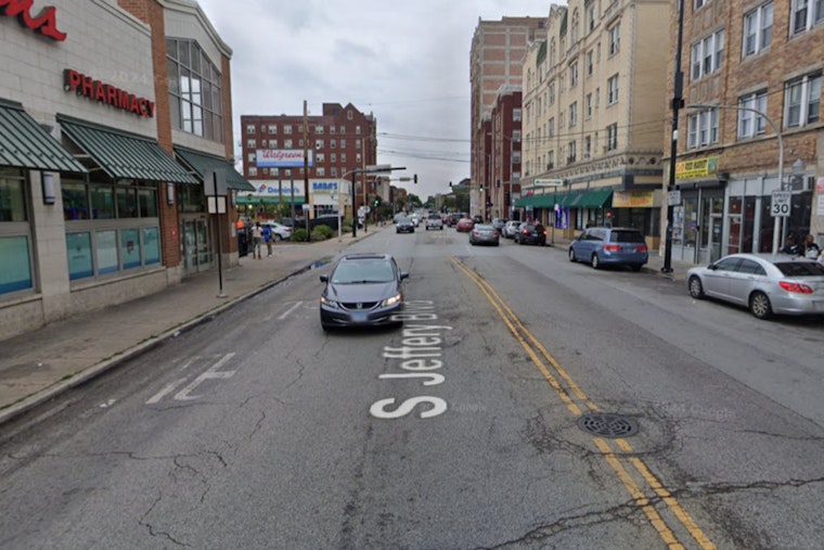 Gunman Arrested After Armed Confrontation with Chicago Police in South Shore Neighborhood