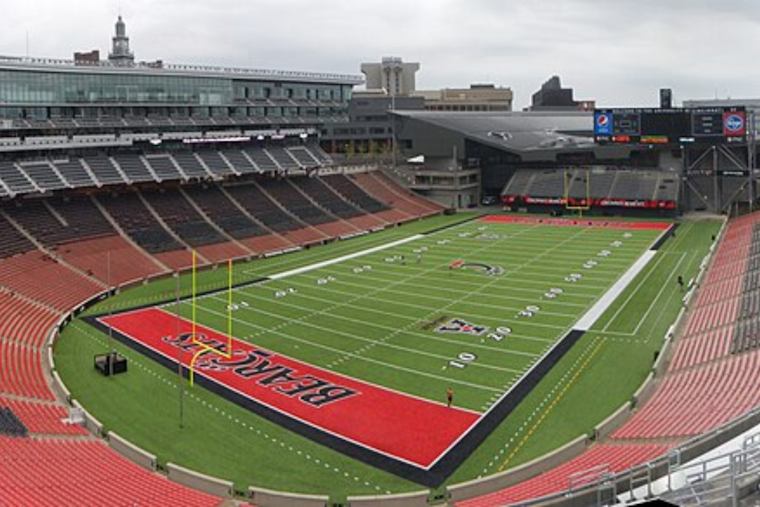 Heartbreak at Nippert Stadium, Cincinnati Bearcats Let 21-Point Lead Slip in Narrow Loss to Pittsburgh Panthers