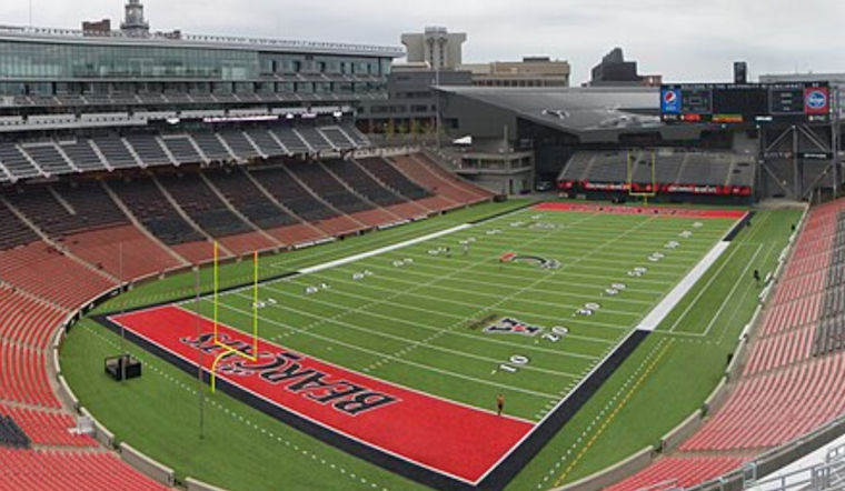Heartbreak at Nippert Stadium, Cincinnati Bearcats Let 21-Point Lead Slip in Narrow Loss to Pittsburgh Panthers