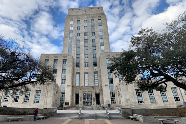 Houston Council Members Push to Scrap Sidewalk Rules for New Homes Amidst Public Debate