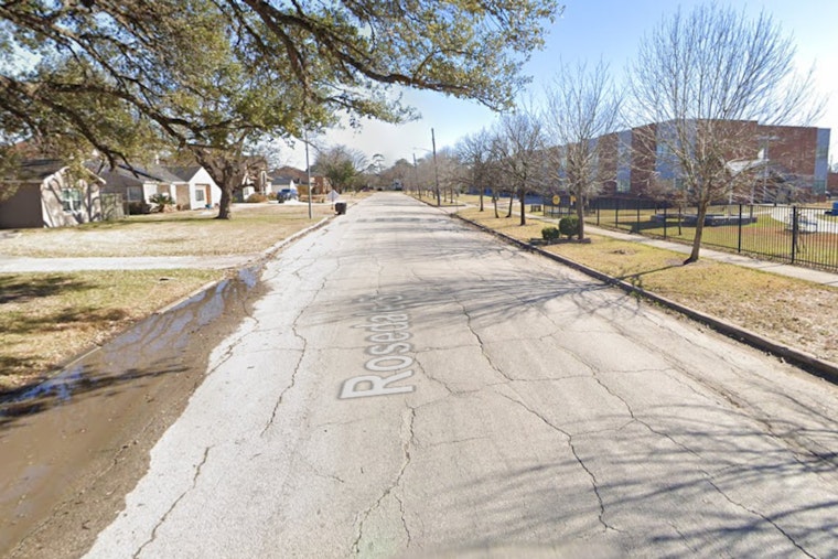 Houston Police Investigate Early Morning Shooting Death of 21-Year-Old Woman on Rosedale Street
