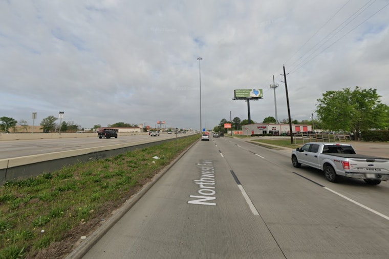 Houston Police Investigate Fatal Late-Night Motorcycle Crash on Northwest Freeway, Search for Hit-and-Run Jeep Driver