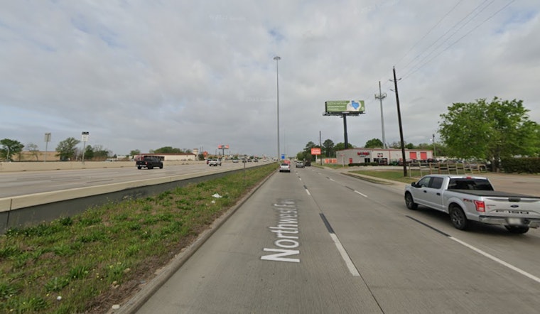 Houston Police Investigate Fatal Late-Night Motorcycle Crash on Northwest Freeway, Search for Hit-and-Run Jeep Driver