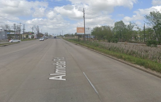 Houston Police Investigate Fatal Motorcycle Collision on Almeda Road