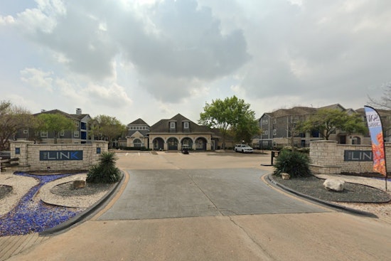 Houston Police Probe Late-Night Shooting Death at West Oaks Plaza Apartment Complex