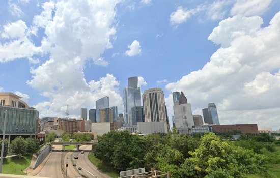 Houston's Stubborn Summer Heat Persists Alongside Thunderstorm Threats