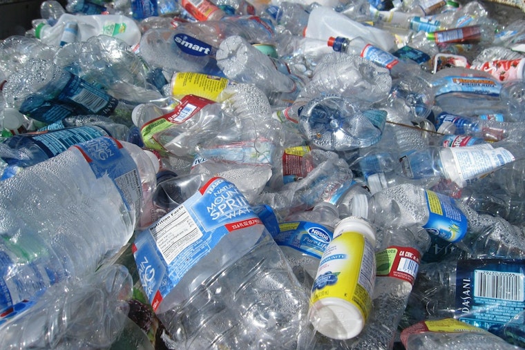 Illinois Joins Eco-Friendly Movement, Bans Single-Use Plastic Bottles in Hotels