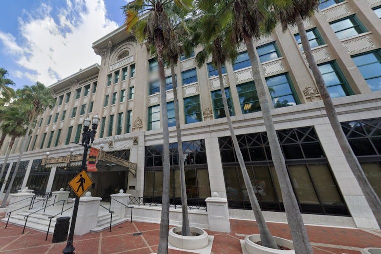 Jacksonville Closes Municipal Offices Following Hurricane Helene Aftermath as Mayor Urges Residents to Stay Indoors