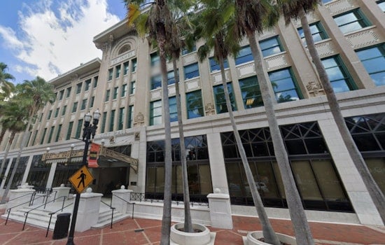 Jacksonville Closes Municipal Offices Following Hurricane Helene Aftermath as Mayor Urges Residents to Stay Indoors
