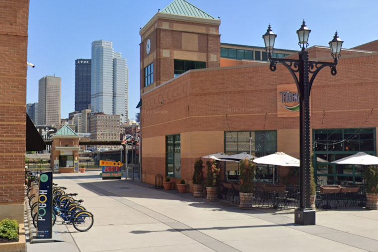 Joe's Crab Shack Closes Abruptly, Leaving Pittsburgh Patrons Bewildered and Concerned for Local Economy