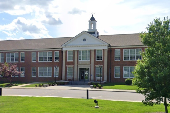 Ladue Horton Watkins High School in St. Louis County Cancels Classes Amid Bomb Threat Investigation