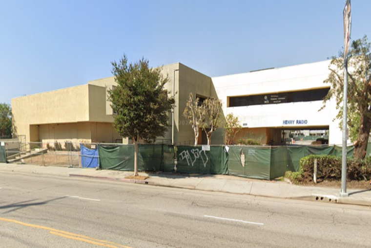 LAFD Tackles Major Blaze in Vacant Sawtelle Building, Prompts Traffic Advisory on Bundy Drive