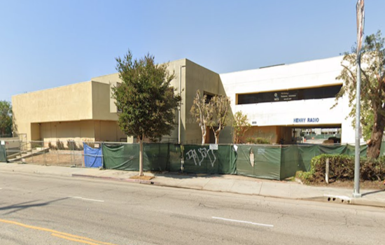 LAFD Tackles Major Blaze in Vacant Sawtelle Building, Prompts Traffic Advisory on Bundy Drive
